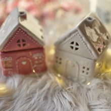 Load image into Gallery viewer, Gingerbread House Oil Burner