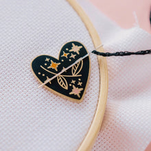 Load image into Gallery viewer, Heart & Stars Needle Minder