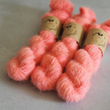 Load image into Gallery viewer, Pamplemousse - Kitt - Suri Alpaca Lace