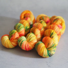 Load image into Gallery viewer, Sol Invictus - Bardot - Twist Sock