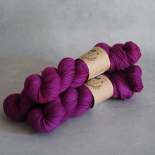 Load image into Gallery viewer, Bougainvillea - Bardot - Twist Sock