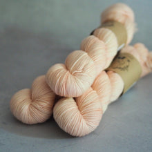 Load image into Gallery viewer, Tulle - Bardot - Twist Sock