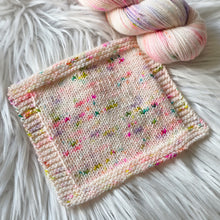 Load image into Gallery viewer, Betty Draper - Bardot - Twist Sock