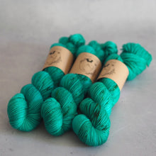 Load image into Gallery viewer, Jade Palace - Bardot - Twist Sock