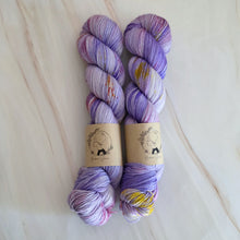Load image into Gallery viewer, Lilac Daydream - Audrey - Classic Sock