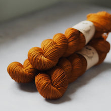 Load image into Gallery viewer, Fox Tales - Audrey - Classic Sock