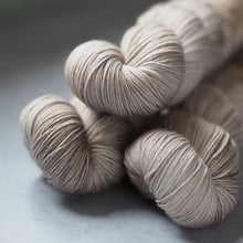 Load image into Gallery viewer, Mousebite - Audrey - Classic Sock