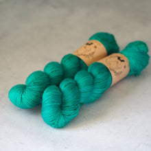 Load image into Gallery viewer, Jade Palace - Bardot - Twist Sock