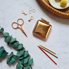 Load image into Gallery viewer, Metallic Darning Needles for Wool
