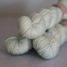 Load image into Gallery viewer, Pear Drop - Dolly - Classic DK
