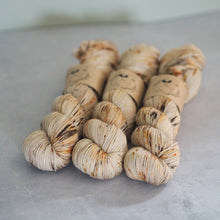 Load image into Gallery viewer, Oatmeal - Audrey - Classic Sock
