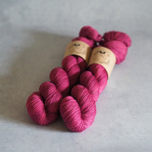Load image into Gallery viewer, Cassis - Audrey - Classic Sock
