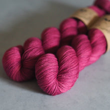Load image into Gallery viewer, Cassis - Audrey - Classic Sock

