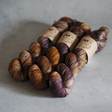 Load image into Gallery viewer, Sarsaparilla - Bardot - Twist Sock
