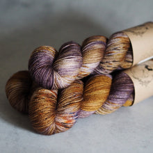 Load image into Gallery viewer, Sarsaparilla - Bardot - Twist Sock
