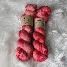 Load image into Gallery viewer, PREORDER La Vie En Rose Advent - A Rosy Posy
