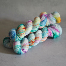 Load image into Gallery viewer, Summer Nights - Bardot - Twist Sock

