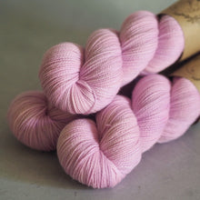 Load image into Gallery viewer, Harmonia - Bardot - Twist Sock
