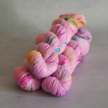 Load image into Gallery viewer, Ceres - Bardot - Twist Sock
