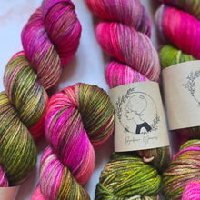 Load image into Gallery viewer, The Secret Garden - Dolly - Classic DK
