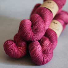 Load image into Gallery viewer, Cassis - Barbarella - Sparkle Sock

