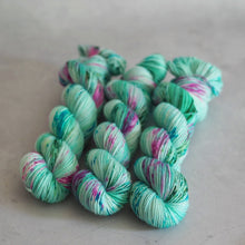 Load image into Gallery viewer, Incense &amp; Peppermints - Bardot - DK
