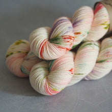 Load image into Gallery viewer, Betty Draper - Bardot - Twist Sock
