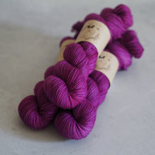 Load image into Gallery viewer, Bougainvillea - Bardot - Twist Sock
