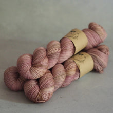 Load image into Gallery viewer, Turkish Delight - Bardot - Twist Sock

