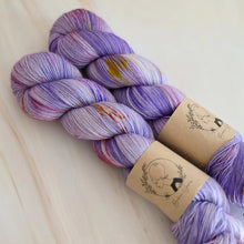Load image into Gallery viewer, Lilac Daydream - Audrey - Classic Sock
