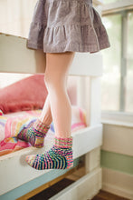 Load image into Gallery viewer, Mini Pom: Happy Knits for Little Kids
