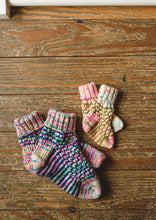 Load image into Gallery viewer, Mini Pom: Happy Knits for Little Kids
