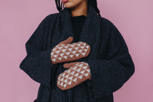 Load image into Gallery viewer, Pom Pom Quarterly - Issue 39: Winter 2021
