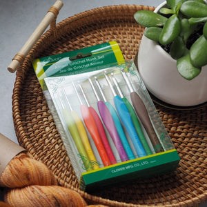 Clover Amour Crochet Hook Set – BeehiveYarns